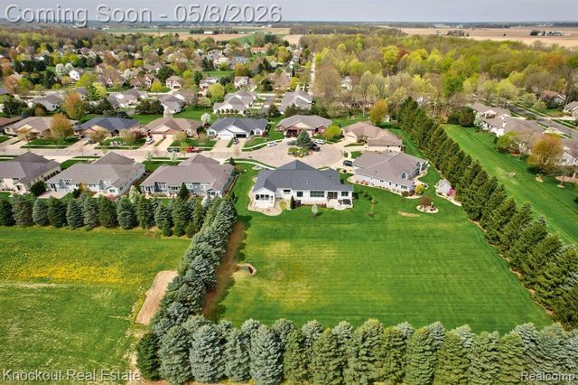27 Hanover Drive, Frankenmuth, MI 48734