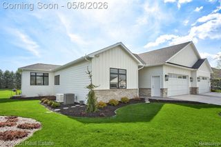 27 Hanover Drive, Frankenmuth, MI 48734
