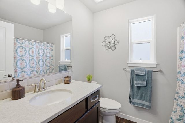 1625 N Holl Blvd, Liberty Lake, WA 99016