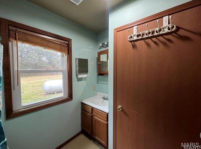 197 Old Springfield Road, Bourbon, MO 65441