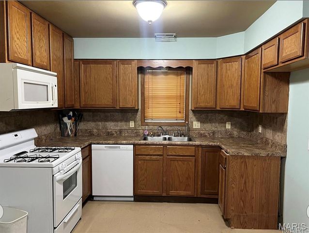 197 Old Springfield Road, Bourbon, MO 65441