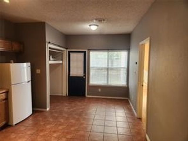 3001 Newport Avenue, Denton, TX 76209