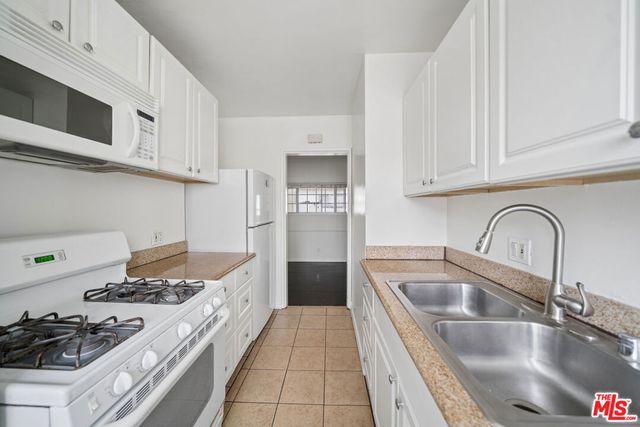 1051 S Holt E, Los Angeles, CA 90035