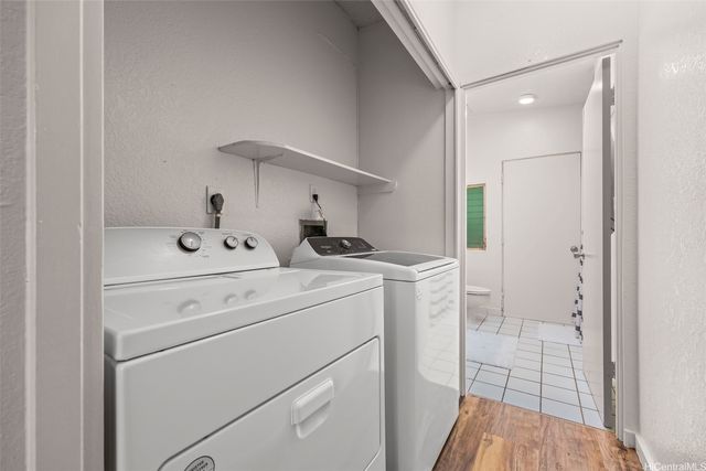 3296 Pinaoula Street, Honolulu, HI 96822