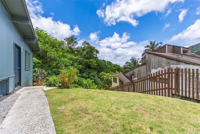 3296 Pinaoula Street, Honolulu, HI 96822