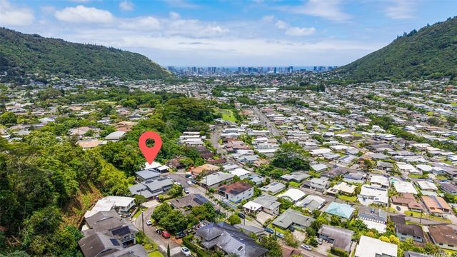 3296 Pinaoula Street, Honolulu, HI 96822