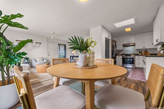 3296 Pinaoula Street, Honolulu, HI 96822