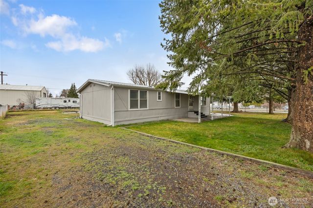 8780 NE Lybbert Drive, Moses Lake, WA 98837