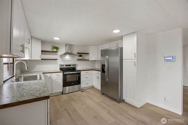 8780 NE Lybbert Drive, Moses Lake, WA 98837