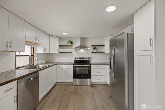 8780 NE Lybbert Drive, Moses Lake, WA 98837