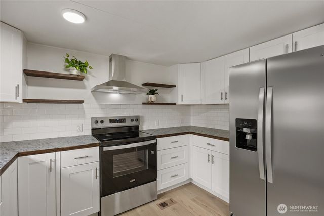 8780 NE Lybbert Drive, Moses Lake, WA 98837