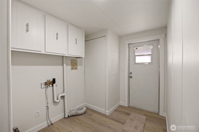 8780 NE Lybbert Drive, Moses Lake, WA 98837