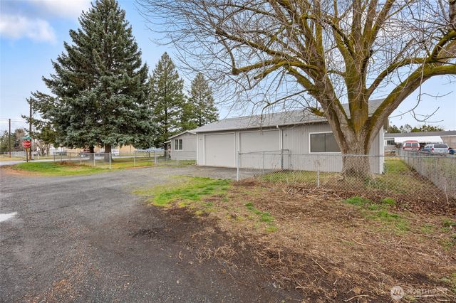 8780 NE Lybbert Drive, Moses Lake, WA 98837