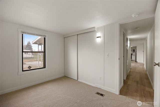 8780 NE Lybbert Drive, Moses Lake, WA 98837