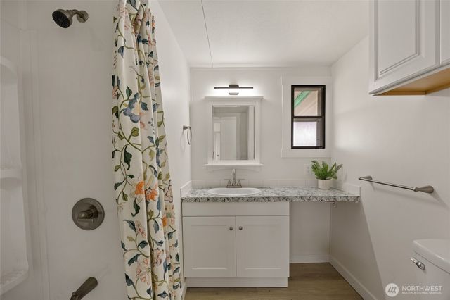 8780 NE Lybbert Drive, Moses Lake, WA 98837