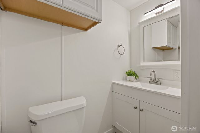 8780 NE Lybbert Drive, Moses Lake, WA 98837