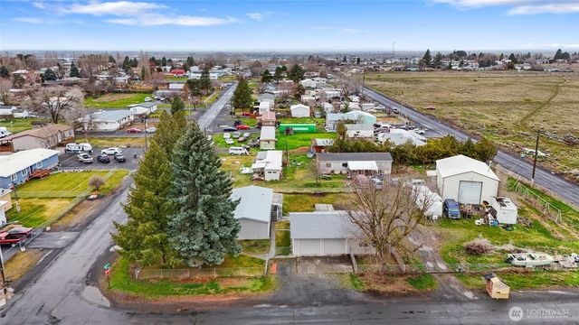 8780 NE Lybbert Drive, Moses Lake, WA 98837