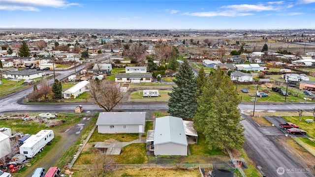 8780 NE Lybbert Drive, Moses Lake, WA 98837