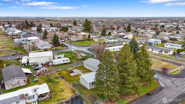 8780 NE Lybbert Drive, Moses Lake, WA 98837