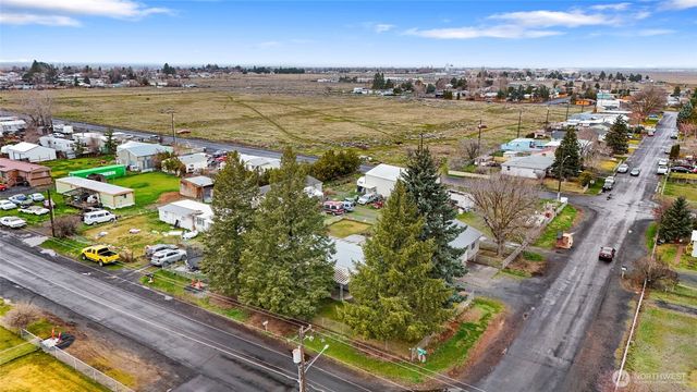 8780 NE Lybbert Drive, Moses Lake, WA 98837