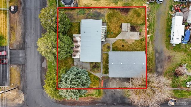 8780 NE Lybbert Drive, Moses Lake, WA 98837