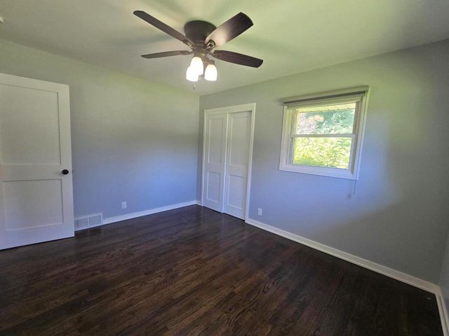 1425 S Sunny Crest DRIVE, New Berlin, WI 53146