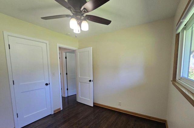 1425 S Sunny Crest DRIVE, New Berlin, WI 53146