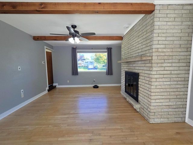 1425 S Sunny Crest DRIVE, New Berlin, WI 53146