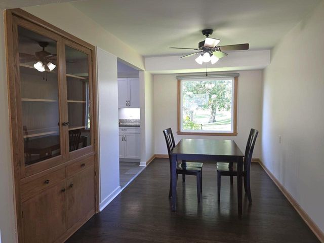 1425 S Sunny Crest DRIVE, New Berlin, WI 53146