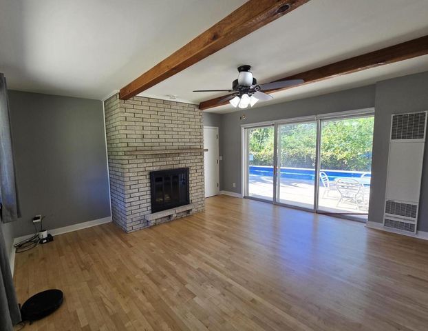 1425 S Sunny Crest DRIVE, New Berlin, WI 53146