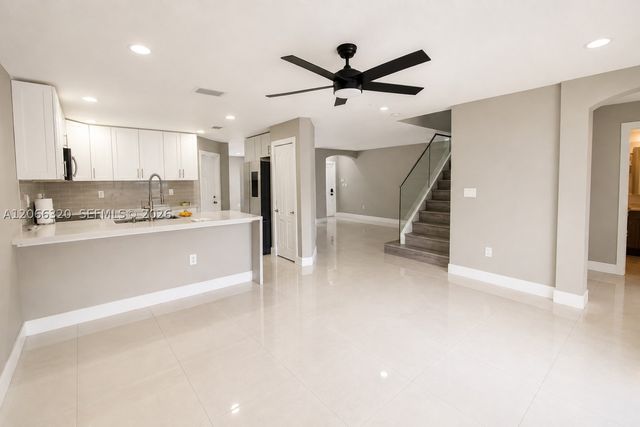 16354 SW 48th Ter, Miami, FL 33185