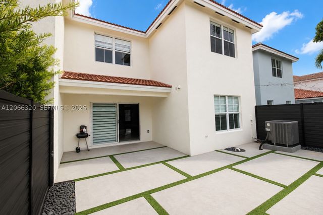 16354 SW 48th Ter, Miami, FL 33185