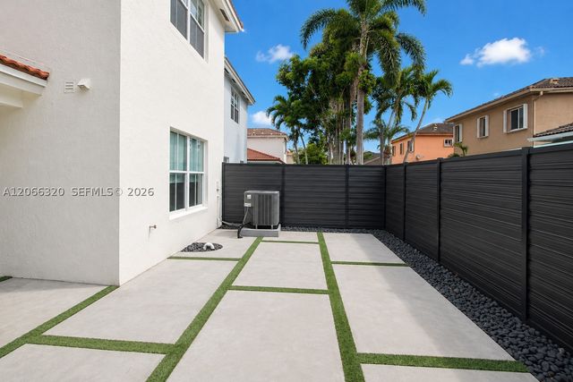 16354 SW 48th Ter, Miami, FL 33185