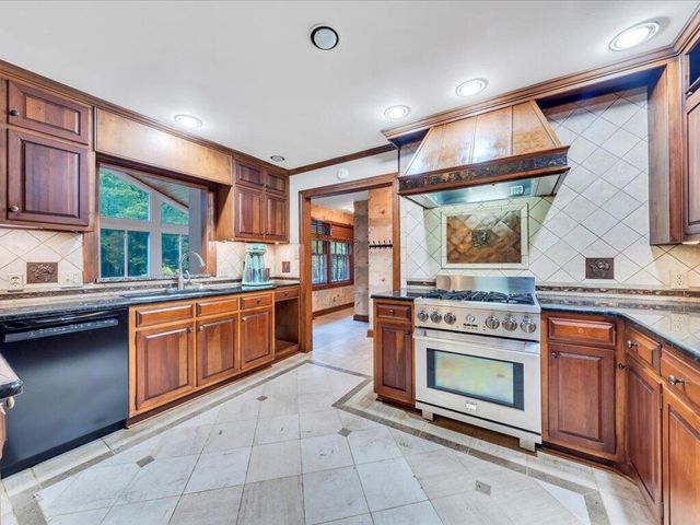 1490 Mount Olivet RD, Martinsville, VA 24112