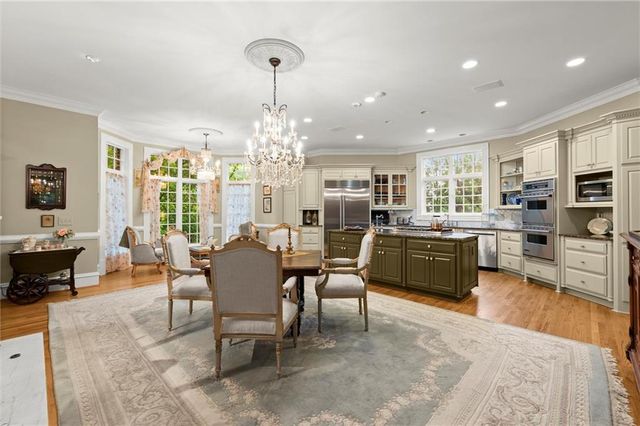 3863 Streamside S Drive, Marietta, GA 30067