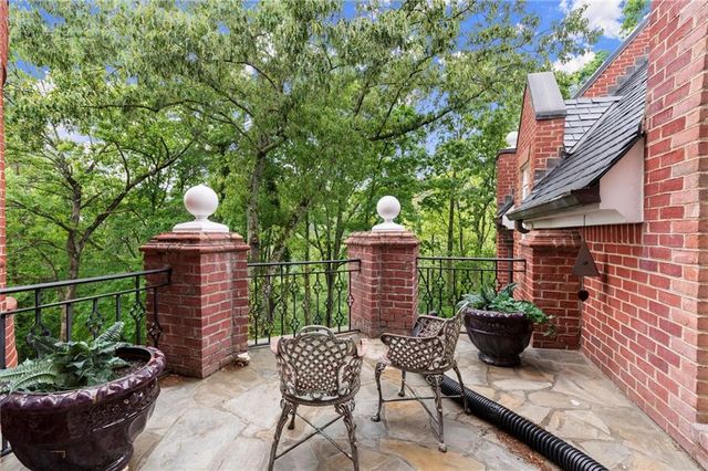 3863 Streamside S Drive, Marietta, GA 30067