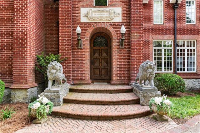 3863 Streamside S Drive, Marietta, GA 30067