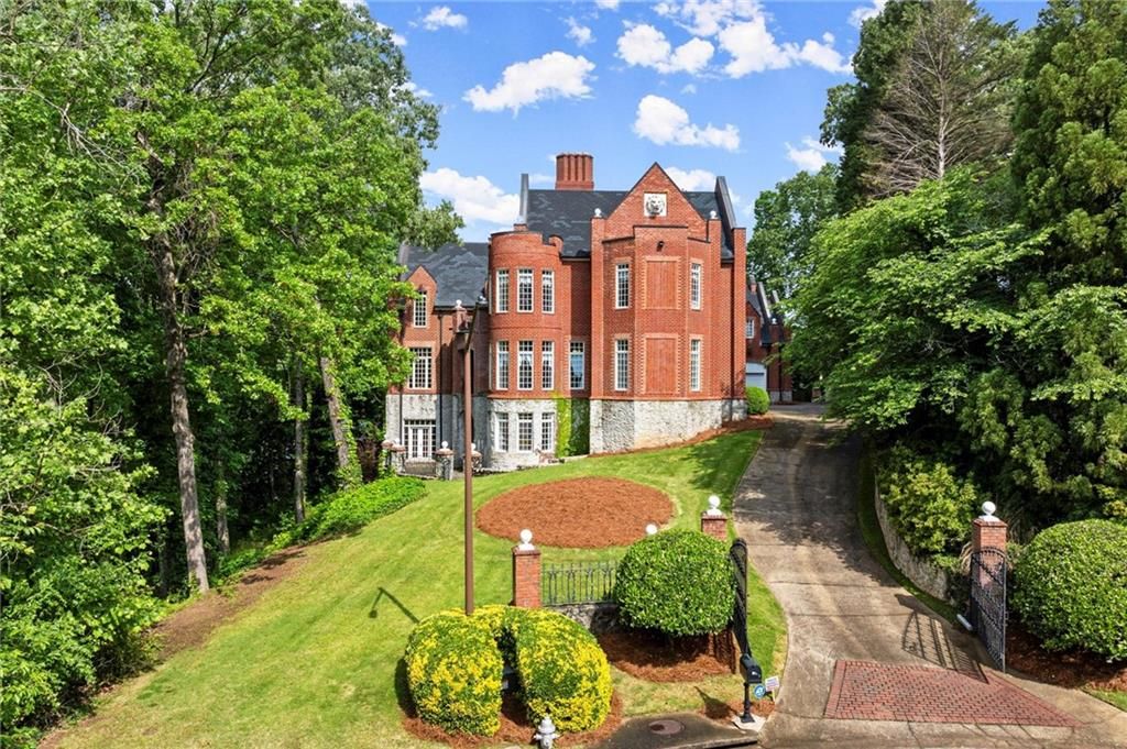 3863 Streamside S Drive, Marietta, GA 30067