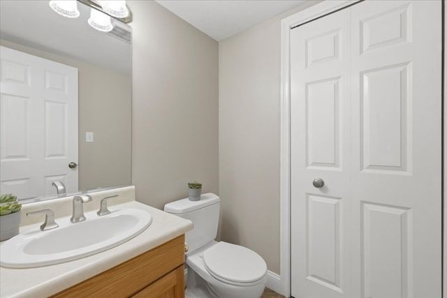 124 Clear Pond Dr 124, Walpole, MA 02081