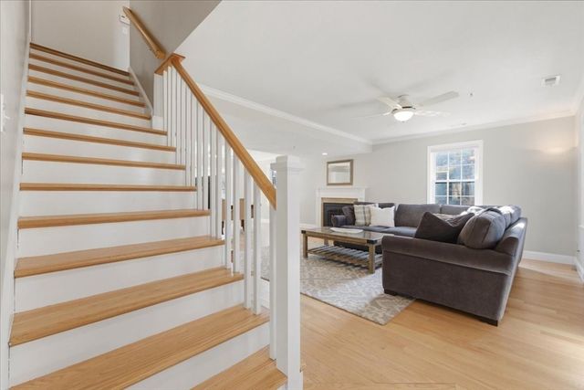 124 Clear Pond Dr 124, Walpole, MA 02081
