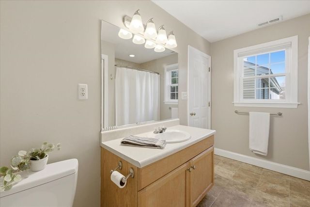 124 Clear Pond Dr 124, Walpole, MA 02081