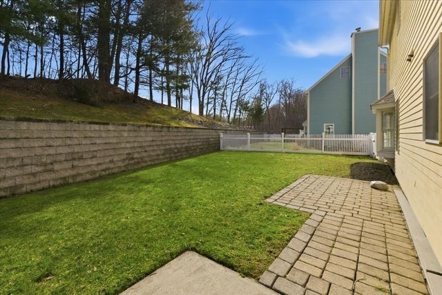 124 Clear Pond Dr 124, Walpole, MA 02081