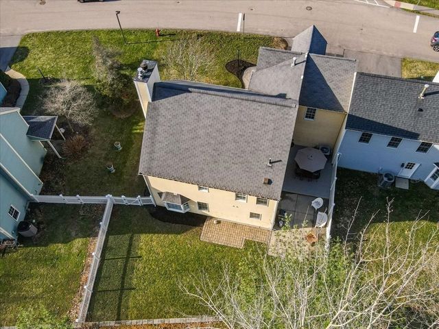 124 Clear Pond Dr 124, Walpole, MA 02081