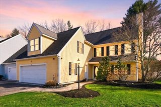 124 Clear Pond Dr 124, Walpole, MA 02081