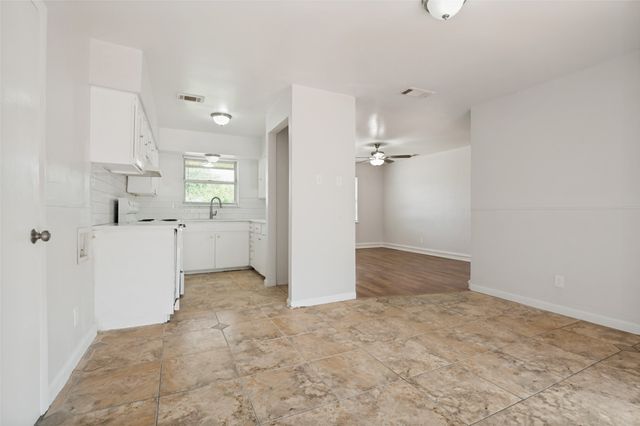 2524 Suffolk Lane, Lancaster, TX 75134