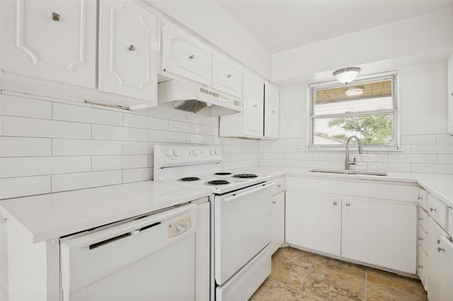 2524 Suffolk Lane, Lancaster, TX 75134