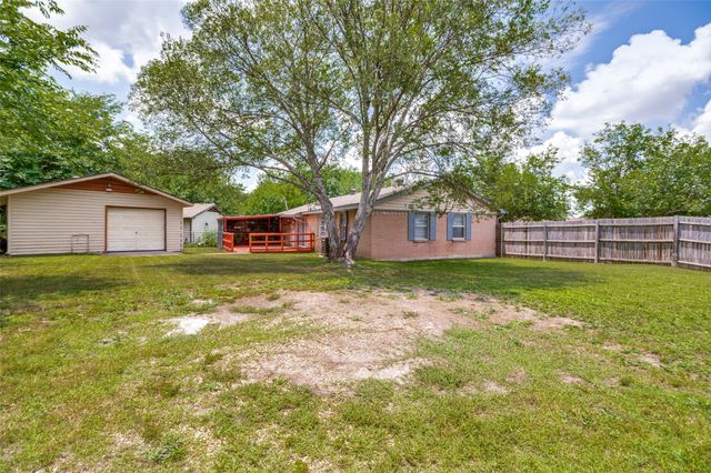2524 Suffolk Lane, Lancaster, TX 75134