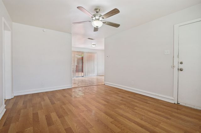 2524 Suffolk Lane, Lancaster, TX 75134