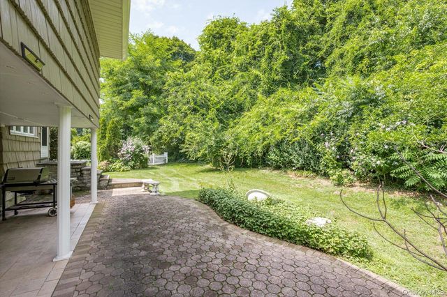 131 Stratford N, Roslyn Heights, NY 11577