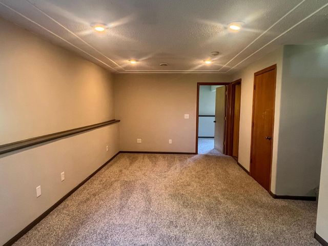 1300 Honeysuckle Lane SE, Cambridge, MN 55008